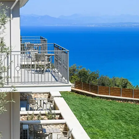 Villa Lainas Sea View *