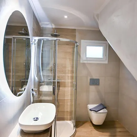 Lainas Sea View Villa