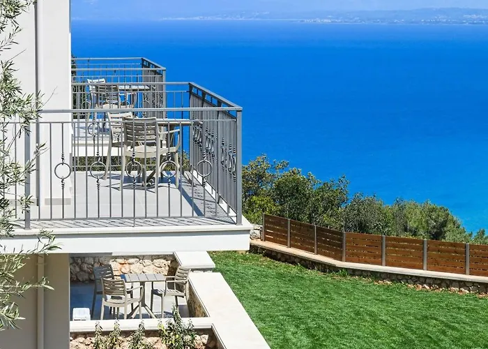 Villa Lainas Sea View *