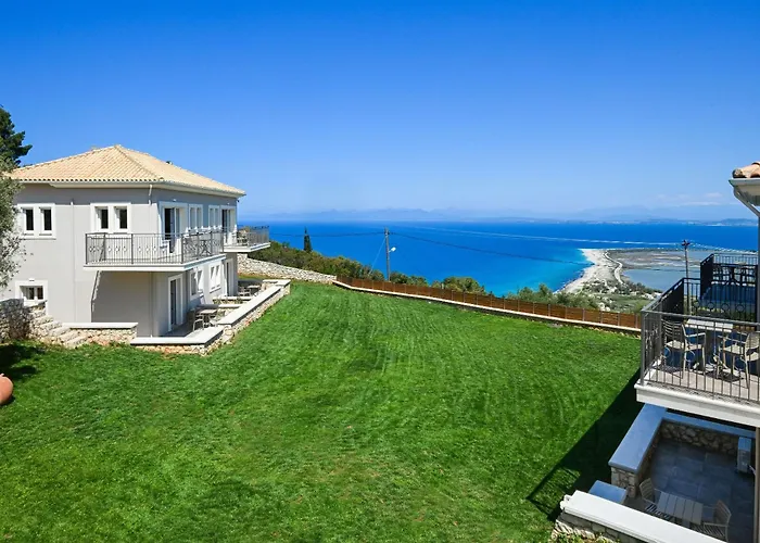 Lainas Sea View Villa *
